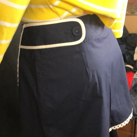 Lilly Pulitzer Navy Blue w/White Trim Skort Size 0 - Picture 4 of 12